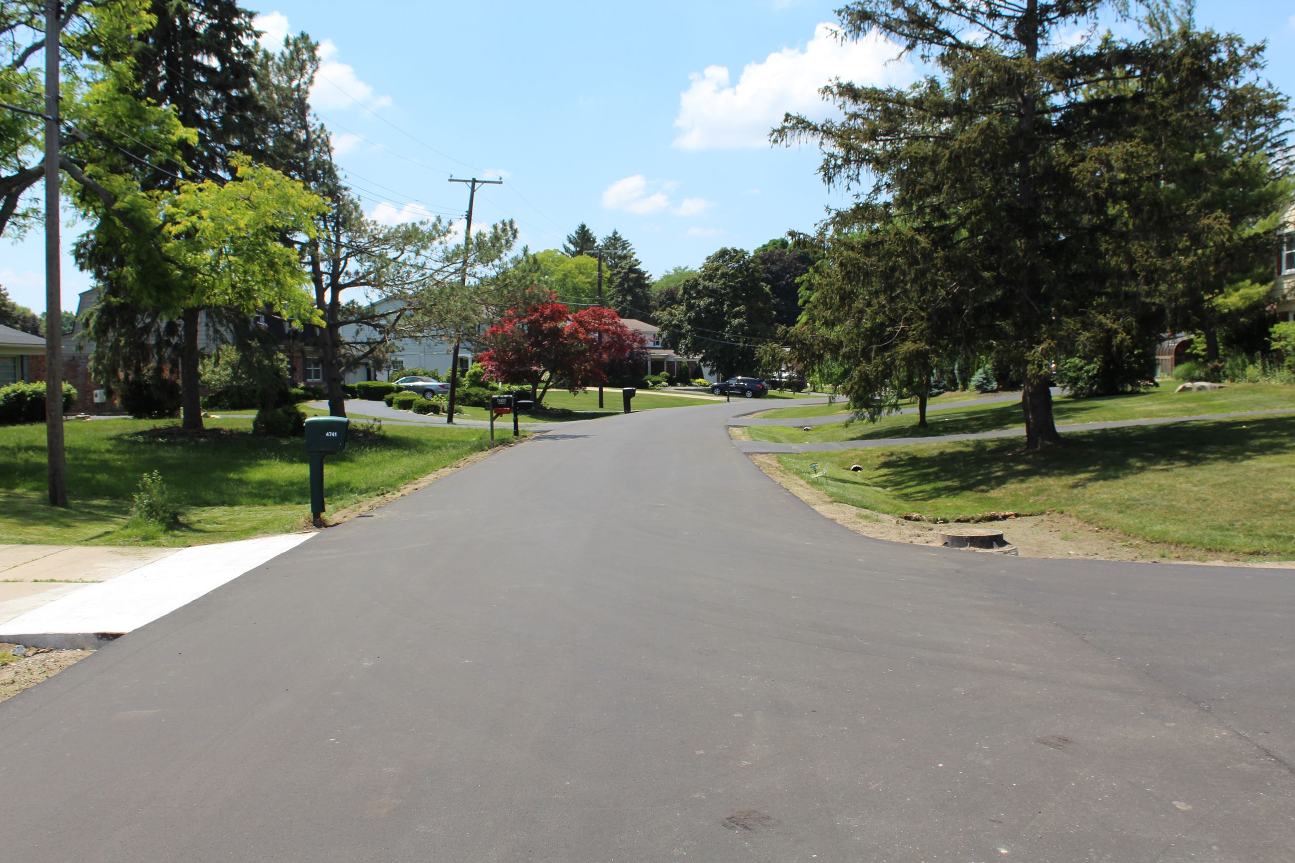 Kingsmill Dr./Hedgewood Dr. complete in the Kirkwood SAD in Bloomfield Township